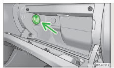 Skoda Roomster. Fig. 60 Vide-poches : commande du refroidissement